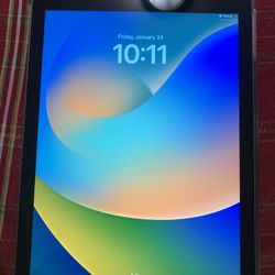 Apple iPad 6th Generation 32GB Unlocked Like New!