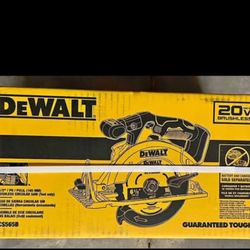 DEWALT 20-volt Max 6-1/2-in Cordless Circular Saw Tool only