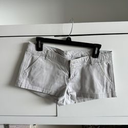 Hollister Beige Shorts – Size 5 