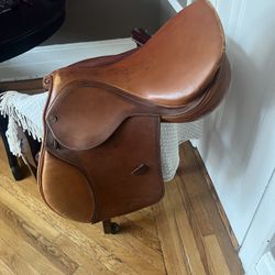 English Saddle 