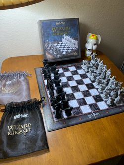 Harry Potter Wizard Chess (The Noble Collection)
