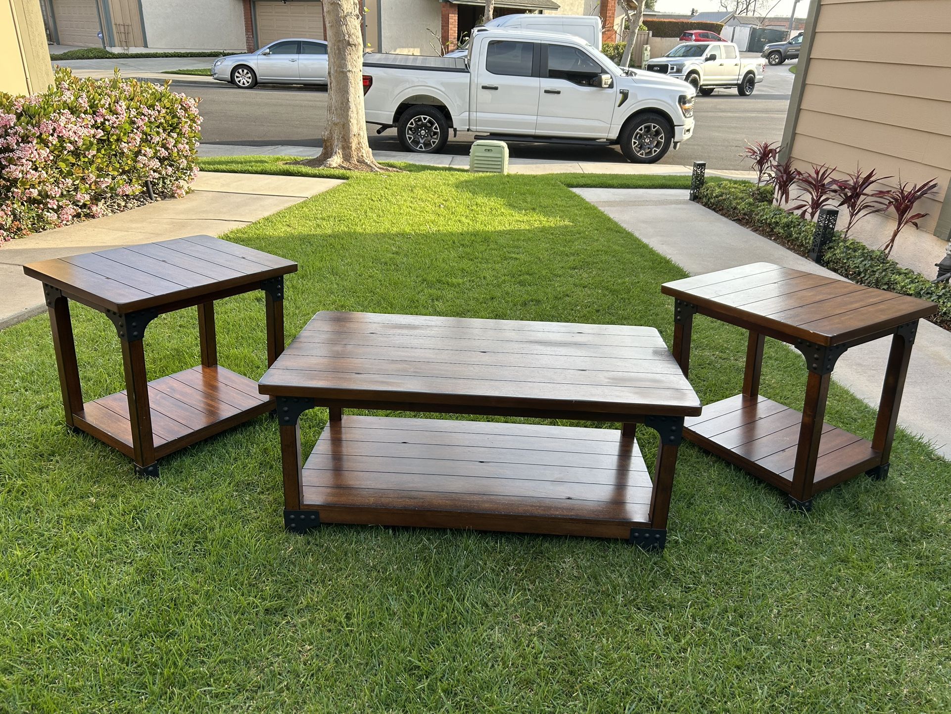 Coffee Table With Matching End Tables