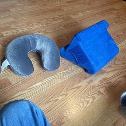 Neck Pillow W/iPad Stand 
