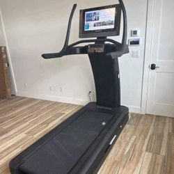 NordicTrack Commercial X22i Treadmill-NTL29222-In Box 🏃‍♂️🏃‍♀️