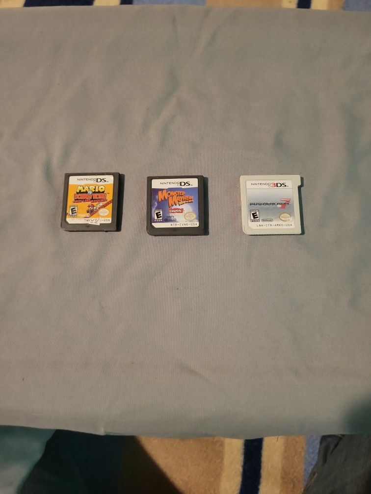 Two Ds Games And A 3ds Game $15