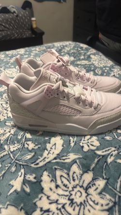 Air Jordan spike Pink Low-Top Sneakers