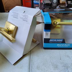 Schlage Lat 608 Bed And Bath Locking Door Handle Set In Brass Finish, Few Available 