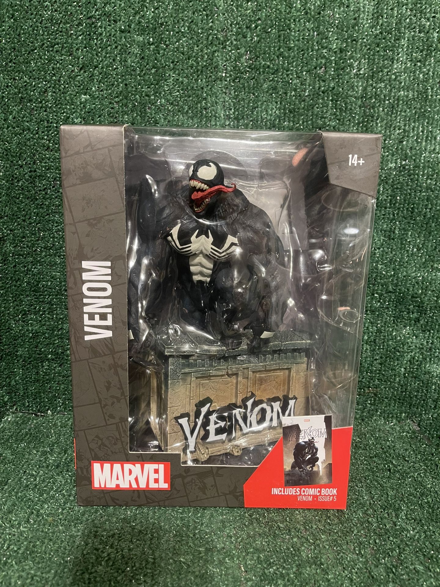 McFarlane Toys Marvel Venom Includes Comic Book Issue #5 New. Fast Shipping!