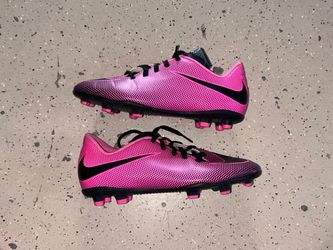 Nike Soccer Cleats Pink and Black (size 5 girls )