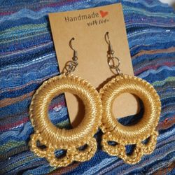 Beige dangle crocheted earrings 