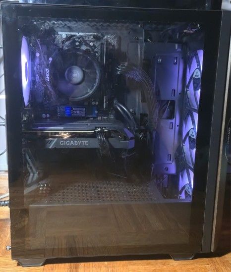 Ryzen 5500, RTX2060, 24gb Ram, 600w PSU Gaming PC