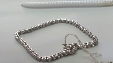 Sterling silver. 925 cz Diamond braclet