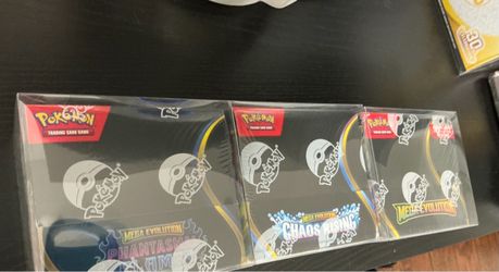 Mega evolution chaos rising Phantasmal flames booster box display