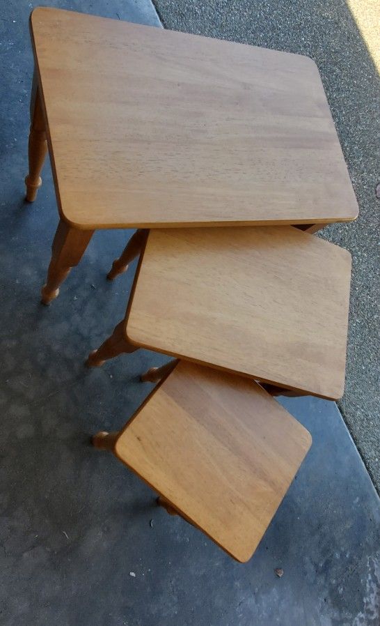 White Oak Nesting Side Tables