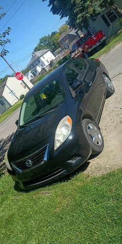 2012 Nissan versa