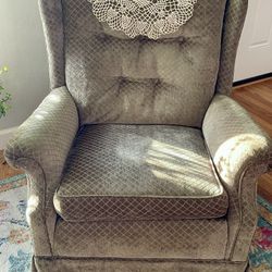 Vintage Green Chair- Like New!!