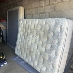 tempur pedic mattress & Box Spring