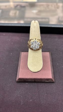 Diamond Cluster Ring 10k 4.4 Grams