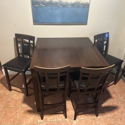 Kitchen table 