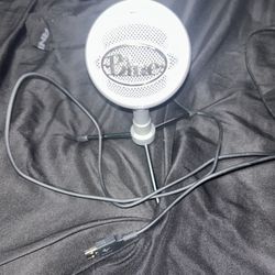 Snowball (USB) Michrophone. 