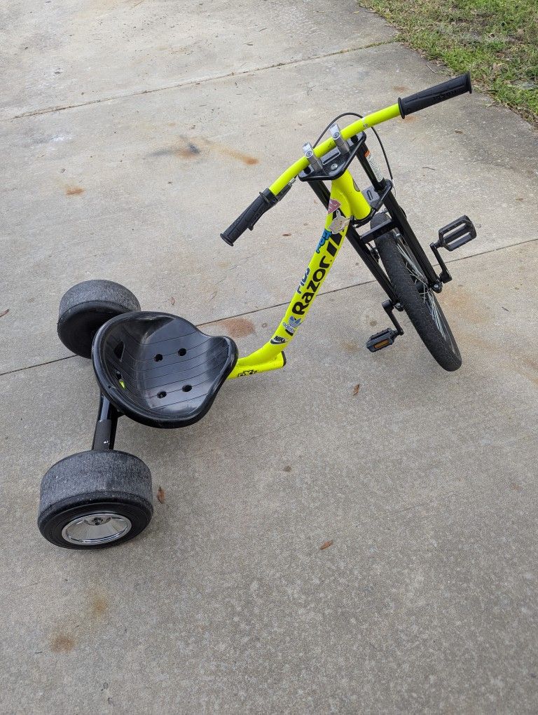 Razor DXT Drift Trike