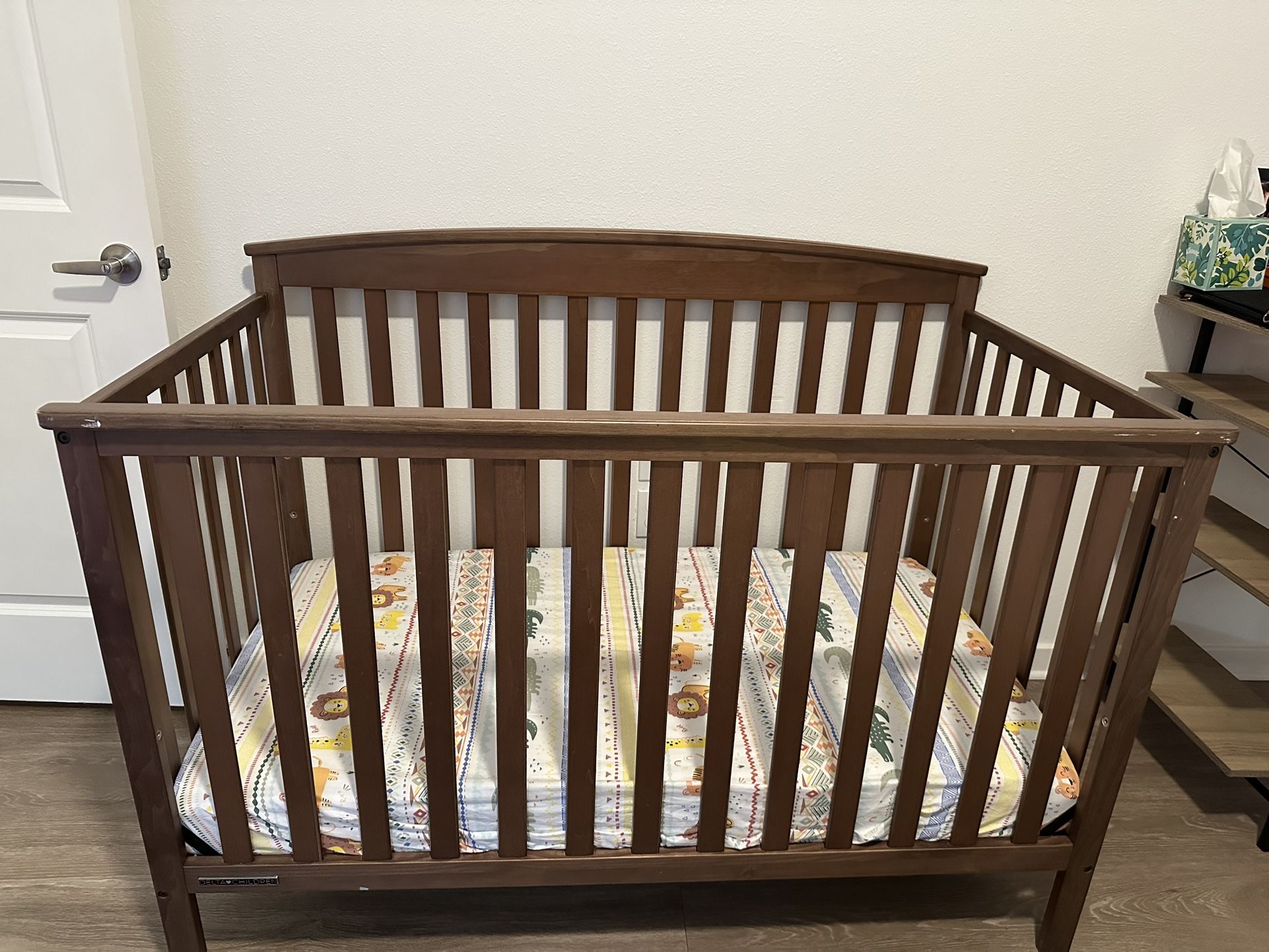 Chestnut Delta Crib