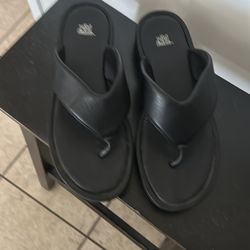 Sandals  like new.      Size 9