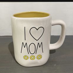 Rae Dunn “I ❤️ MOM 🌼 🌼 🌼 “ I Heart Mom - White With Yellow Inside
