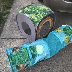 Like New Cat Play Tunnel Only $15 Firm