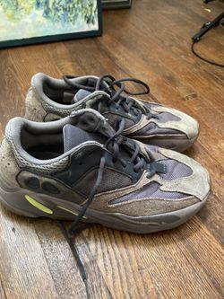 Yeezy 700 Runner Size 9 Used