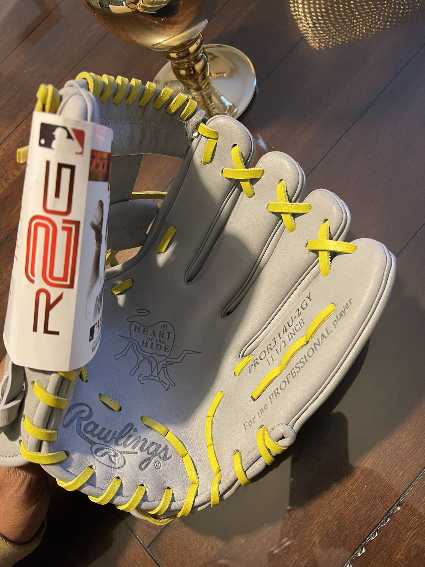 Rawlings Baseball Glove
