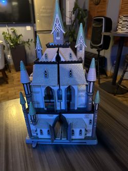Disney Princess Frozen Castle Doll House.