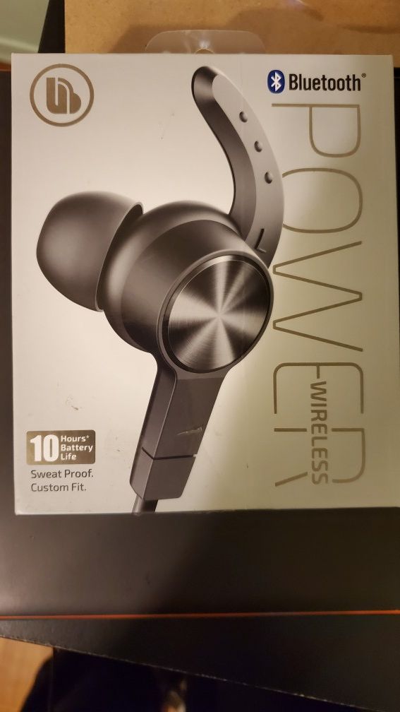 Bluetooth headphones, solid connection, 10 hours use per charge, new