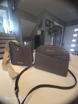 MK Jet set Briley small messenger & Jet set Crossbody bag 