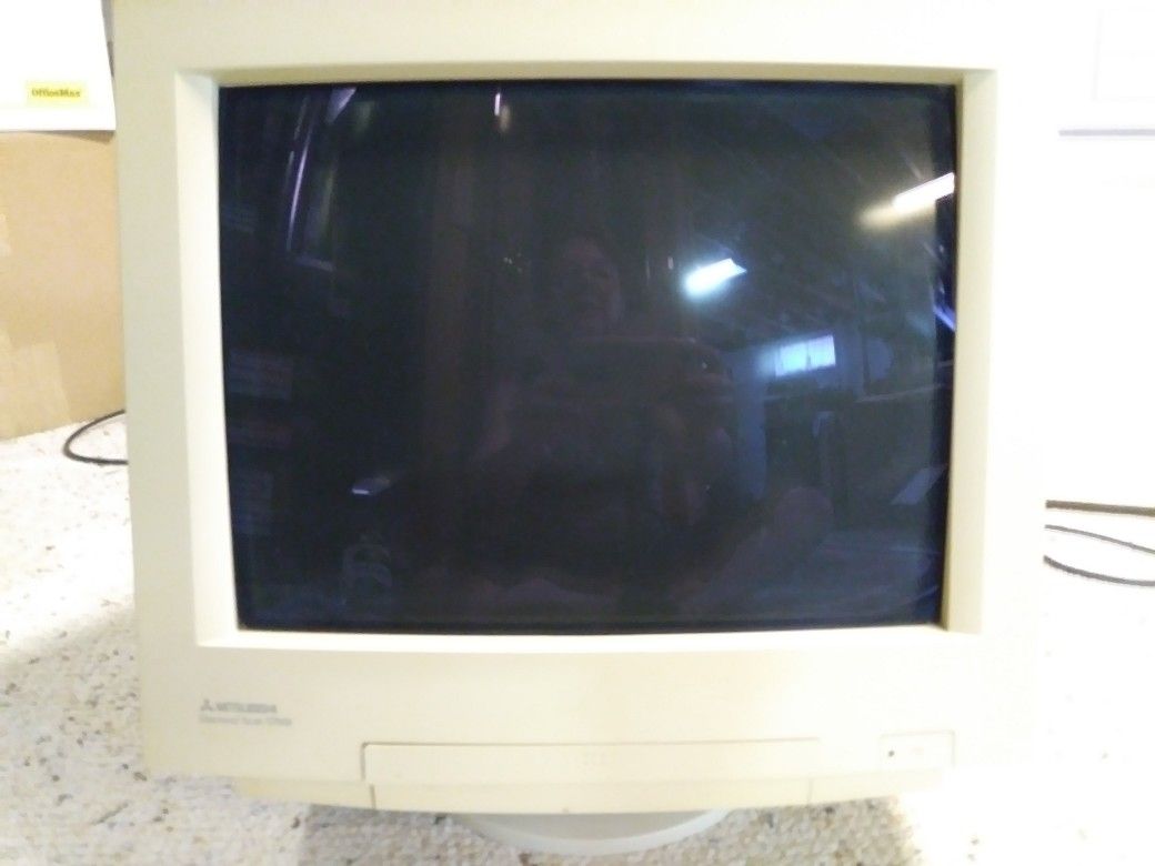 CRT Computer Monitor - Mitsubishi