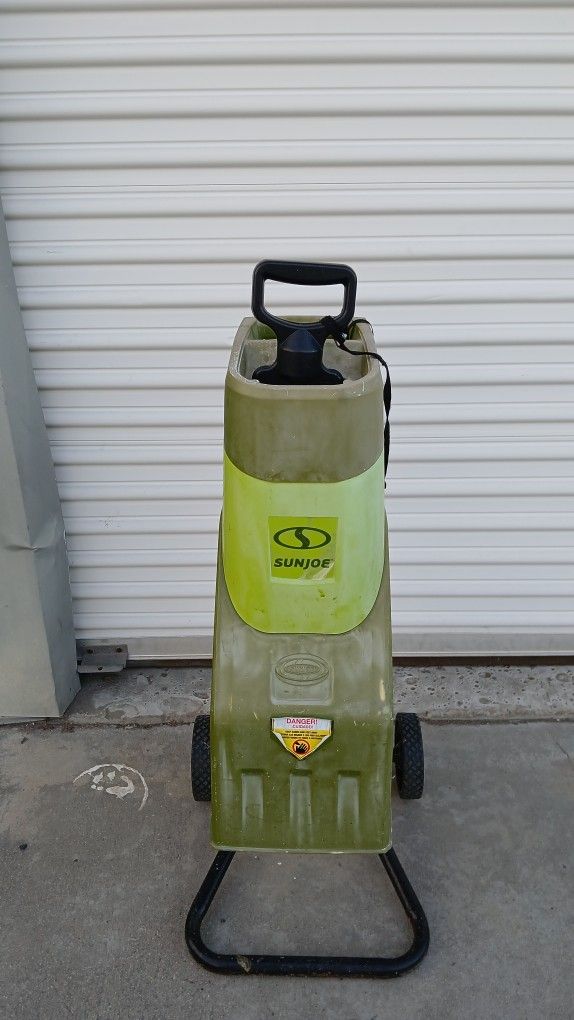 Electric Wood Chipper & Shredder,