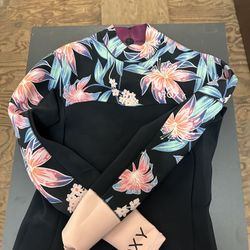 Roxy Surf Wear Rash Guard – Ready for the Waves!