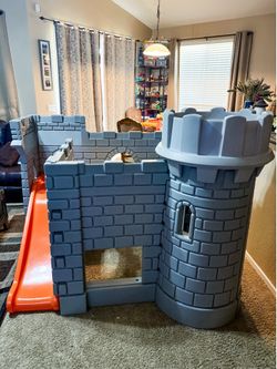 Little Tikes Classic Castle Playhouse