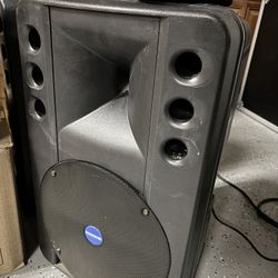 MACKIE Industrial Art 200AM Active 2 Way Speaker System