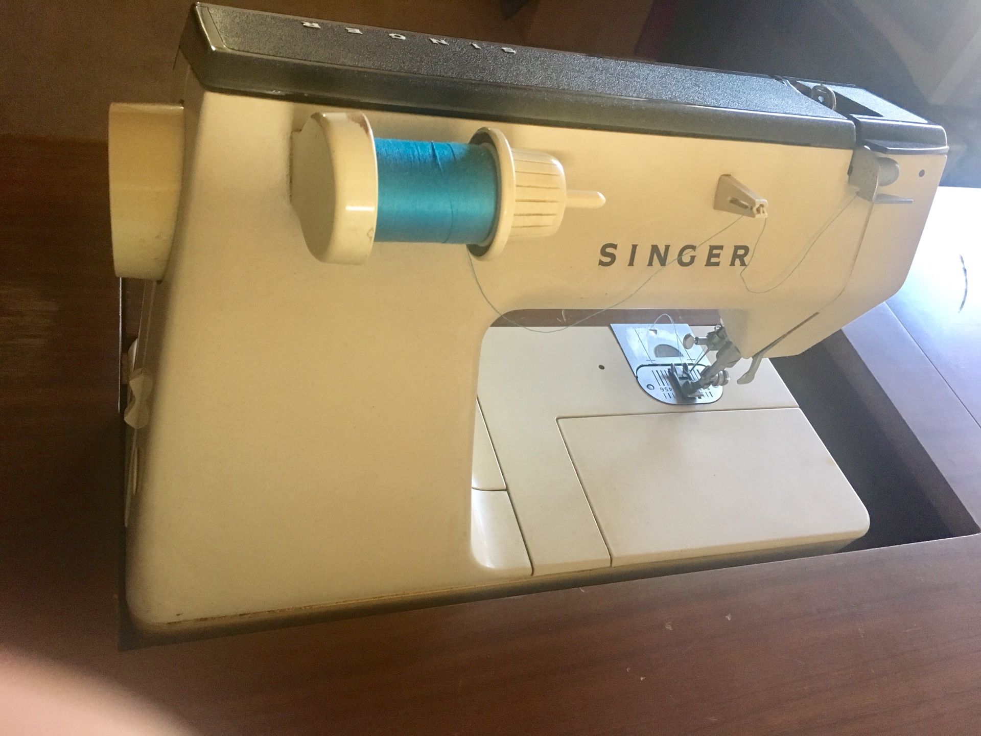 Singer Athena 2000 Sewing Machine for Sale in Los Angeles, CA OfferUp