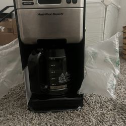 Hamilton Beach Programmable Coffee Maker, 12 Cups, Front Access Easy Fill, Pause & Serve, 3 Brewing Options, Black 