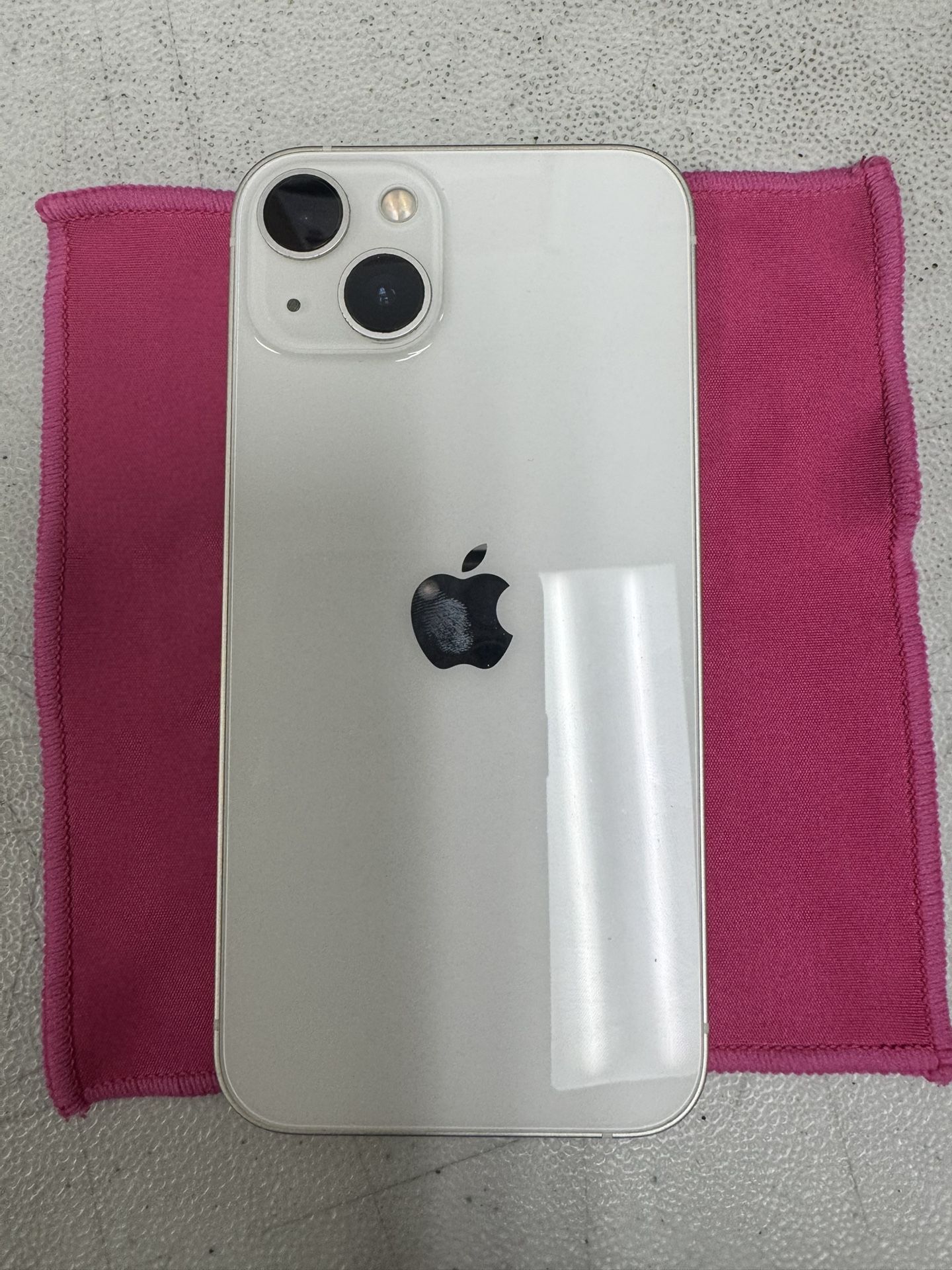 iPhone 13 128 GB UNLOCKED