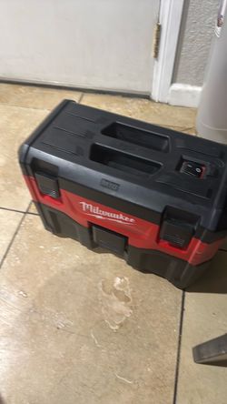 Milwaukee M18 Wet/Dry Vacuum