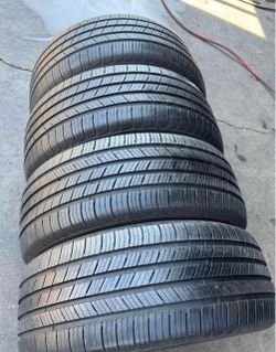 195 65 15 Michelin Vendo este Seth de llantas con 80% de vida las 4