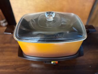 Vintage West Bend slow cooker with Glass Lid