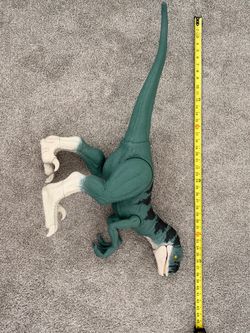 Jurassic World Rebirth Atrociraptor Super Colossal Figure