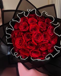 ramo| flowers| flower bouquets| bouquet| roses| valentines 