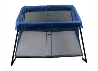 Baby Bjorn travel crib