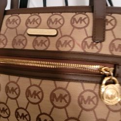 BEAUTIFUL BAG  MICHAEL KORS 