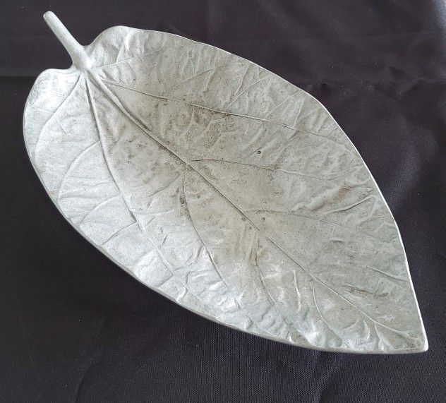 Virginia Metalcrafters 3512 Buddha Coconut Leaf Tray